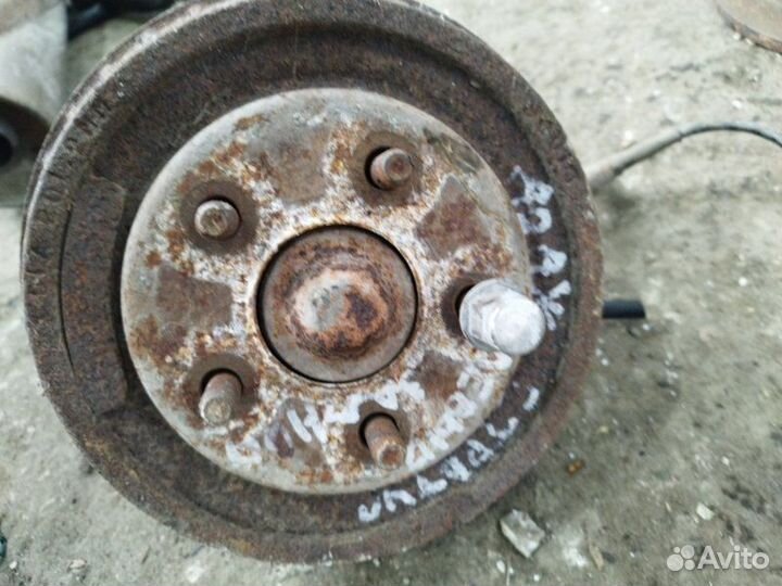 Кулак поворотный задний левый Dodge Stratus 1996