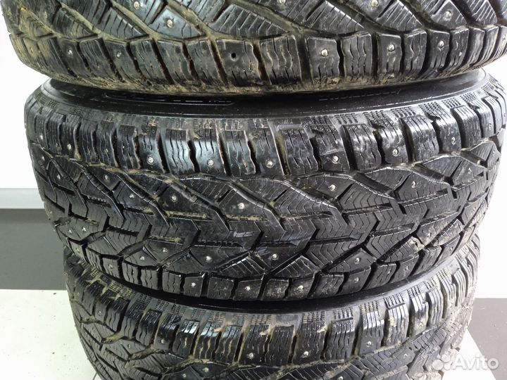 Tigar SUV Ice 215/65 R16