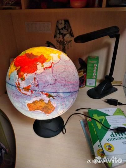 Глобус Земли физико-политический рельефный