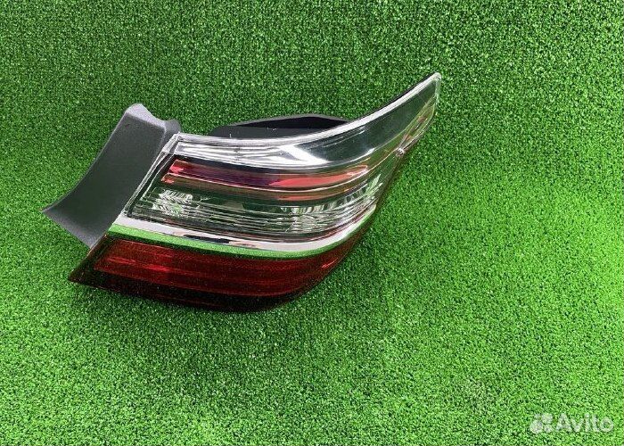 Фонарь правый Тойота Камри В50