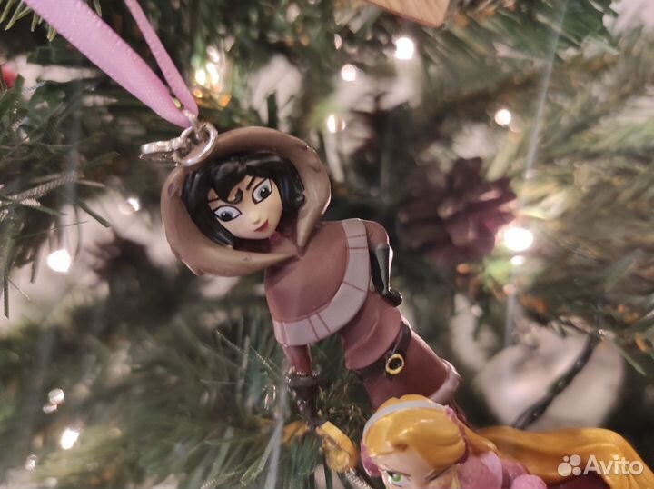 Елочная игрушка Disney. Рапунцель и Кассандра