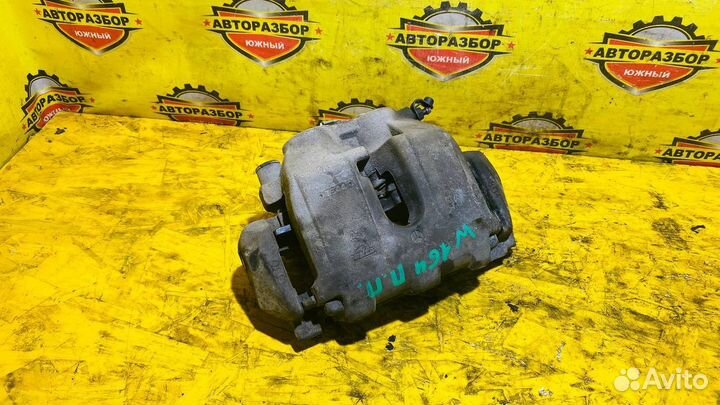 Суппорт передний правый Mercedes-benz W164 3.5