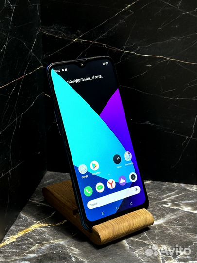 realme 3, 3/32 ГБ