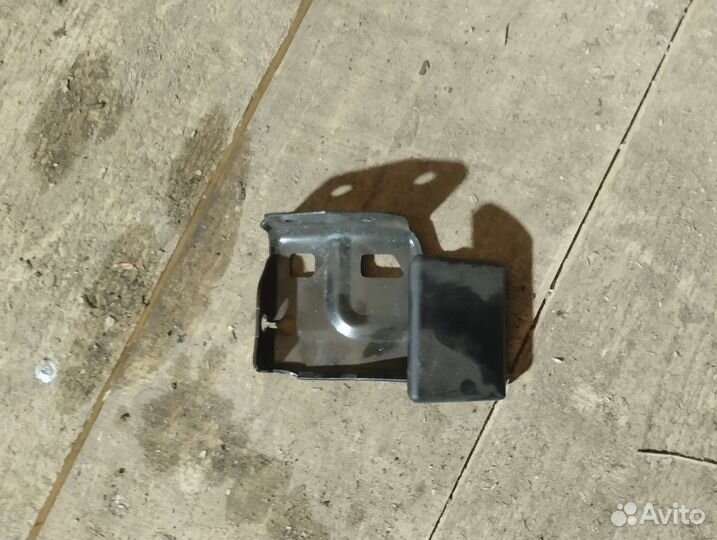 Ручка открывания капота Nissan Almera Classic