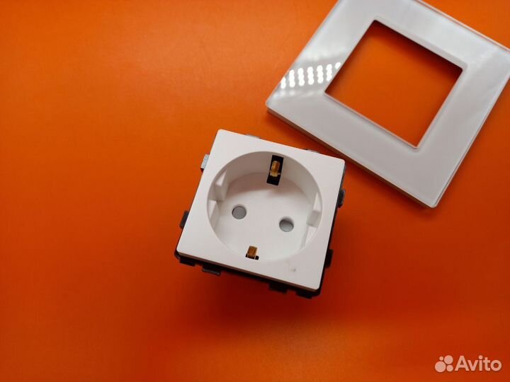 33061 Настенная розетка