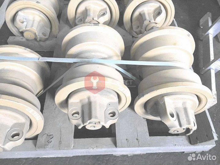 Каток поддерживающий Komatsu PC300LC-8