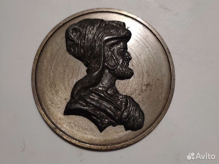 Барельеф. Металл. Литьë