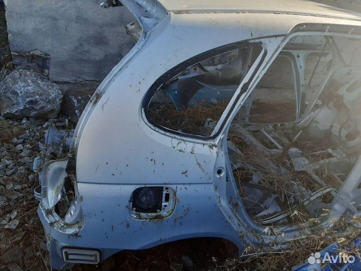 Заднее правое крыло Рено Сценик