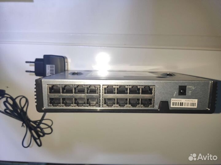Коммутатор hp v1405-16 Desktop Switch