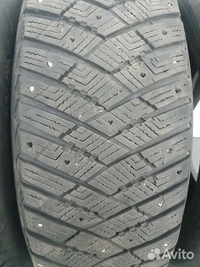 Goodyear UltraGrip Ice Arctic SUV 225/65 R17 102T