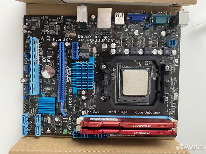 Материнская плата с процессором и памятью