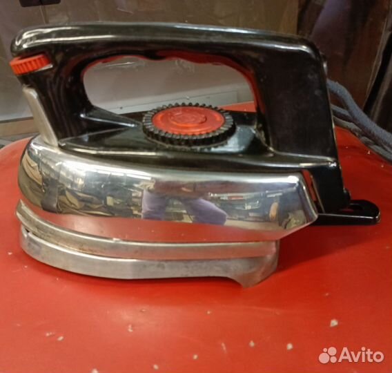 Утюг с подставкой Ленинград