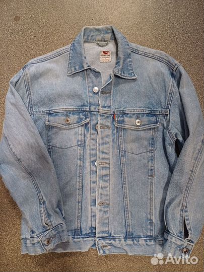 Джинсовая куртка