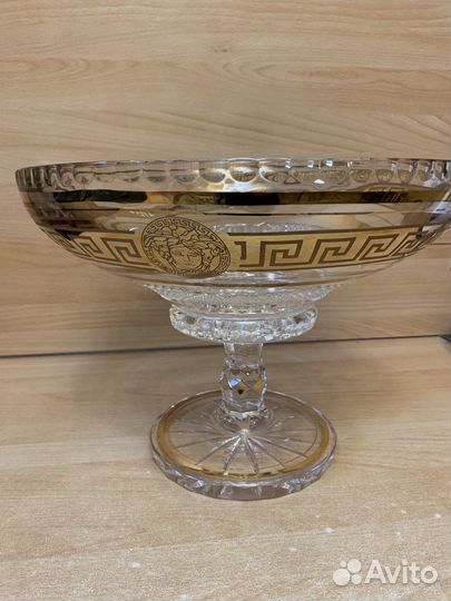 Хрустальная ваза на ножке для фруктов