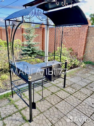 Мангал с крышей