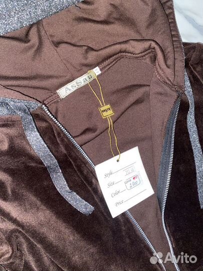 Спортивный велюровый костюм женский