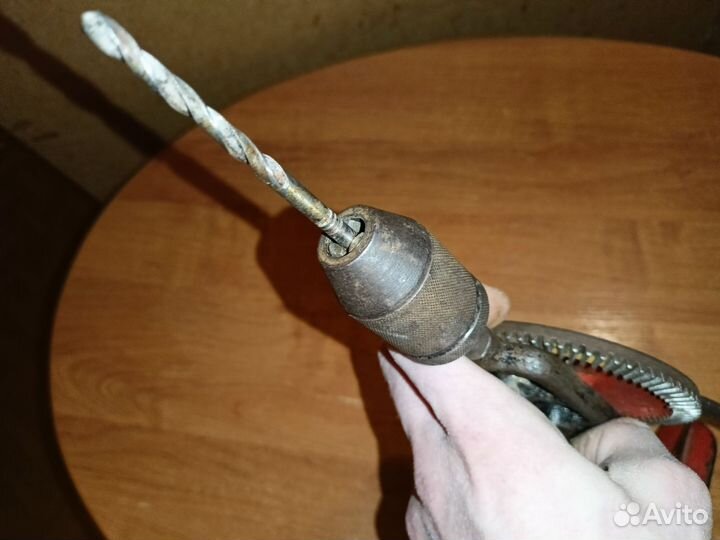 Дрель ручная