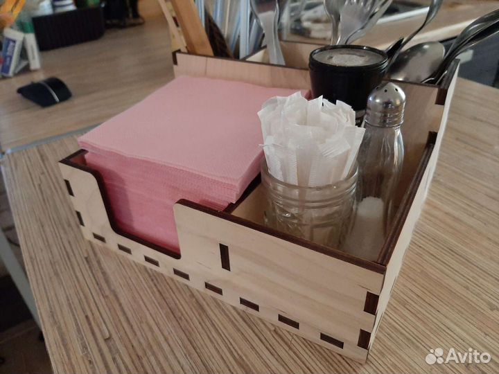 Салфетница из дерева, подставка под приборы