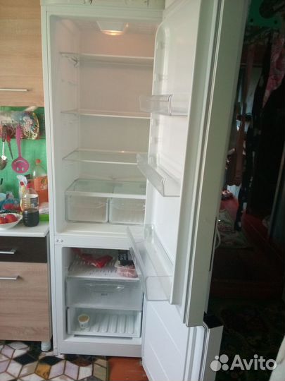 Холодильник indesit