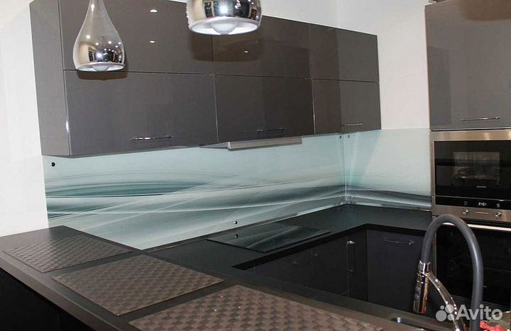 Стеклянный фартук под ключ