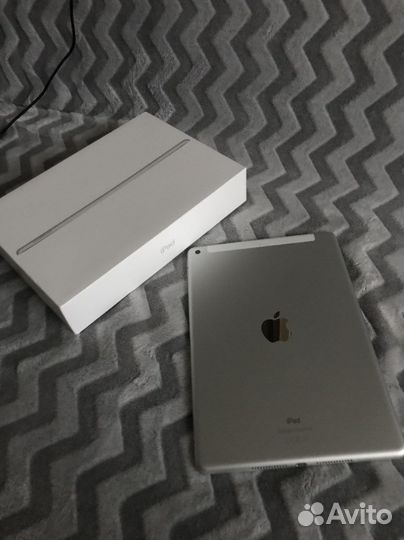 Apple iPad 8 (2020) Wi-Fi + LTE
