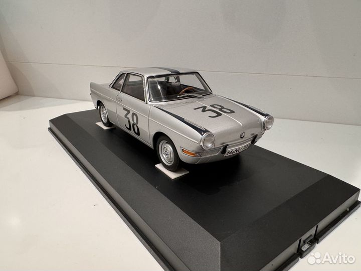 Модель 1 18 BMW 700 rennsport coupe #38 Auto Art