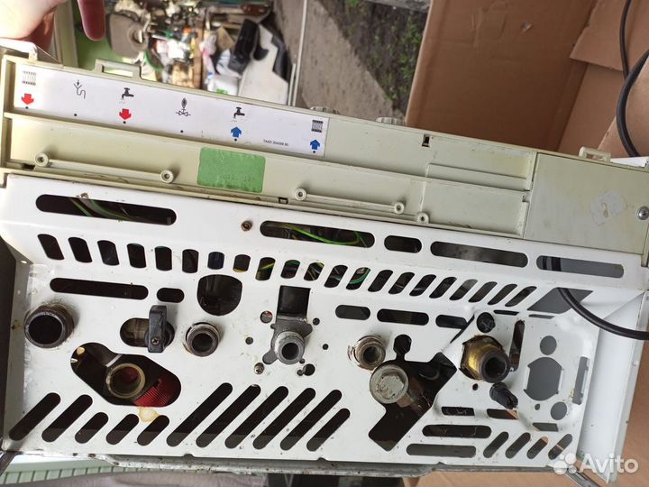 Газовый отопительный котел двухконтурный рабочий