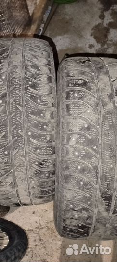 Bridgestone Ice Cruiser 7000 215/60 R16