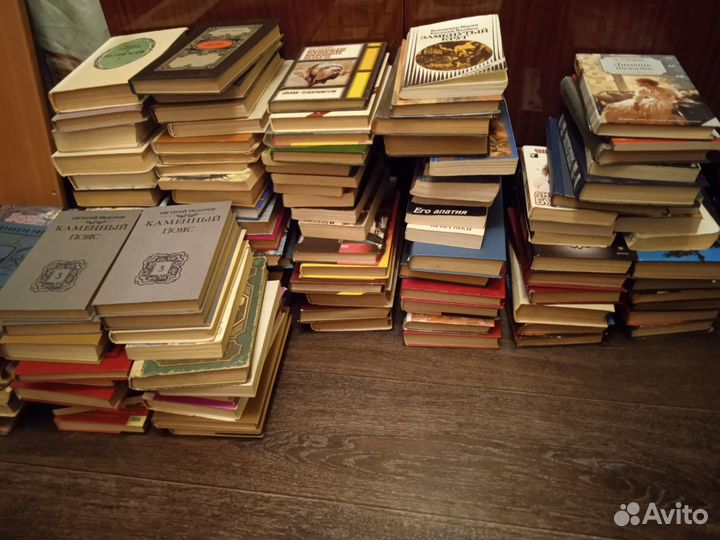 Книги художественные и классика