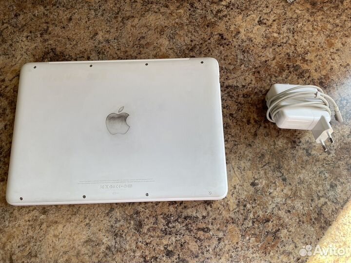 Apple MacBook 13 (A1342)