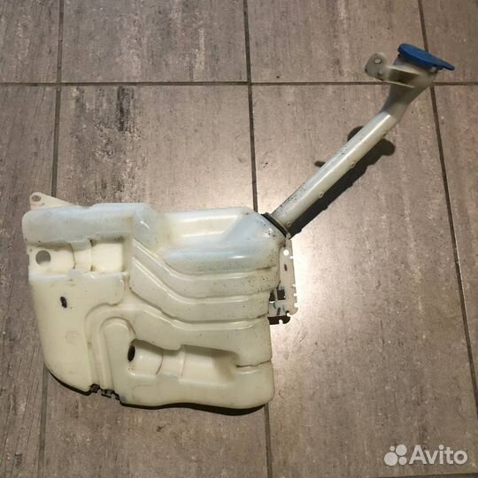 Бачок омывателя Nissan Qashqai / Dualis 06-14