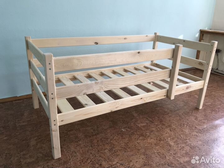 Детские кровати из массива сосны новые