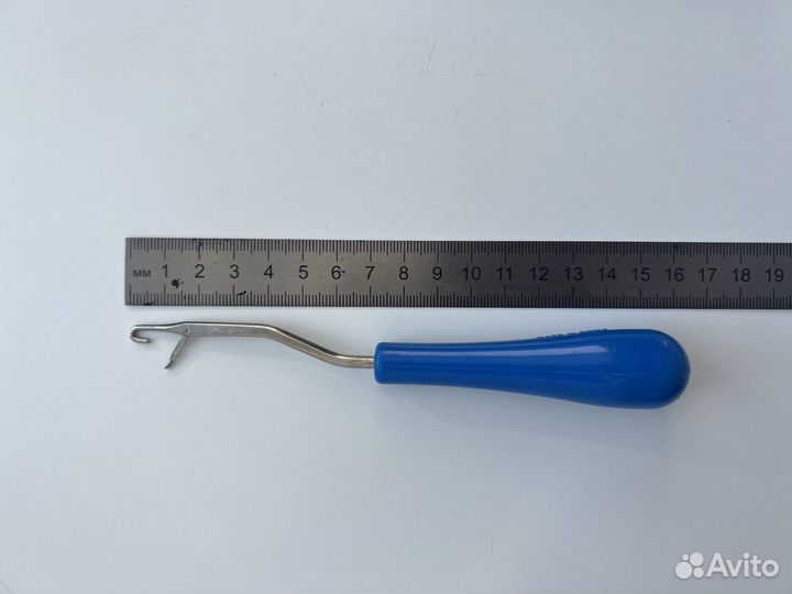 Крючок с защелкой