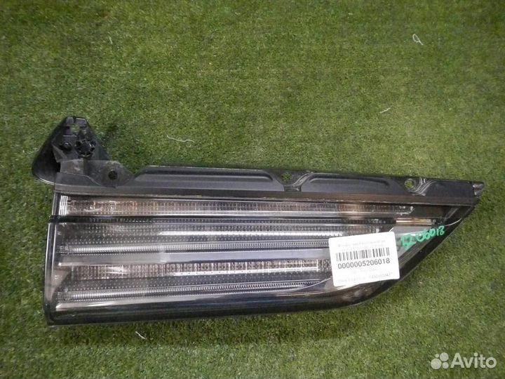 Фонарь задний внутренний левый Lexus LX570