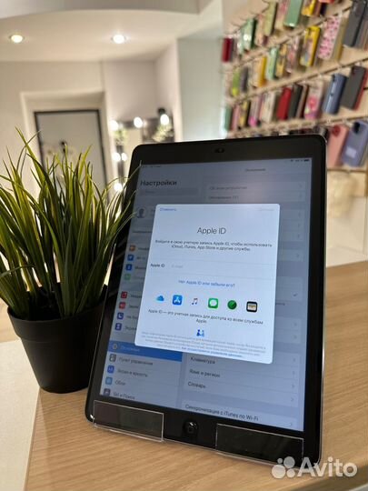 Aррle iРаd Air 1 32Гб wifi+cell