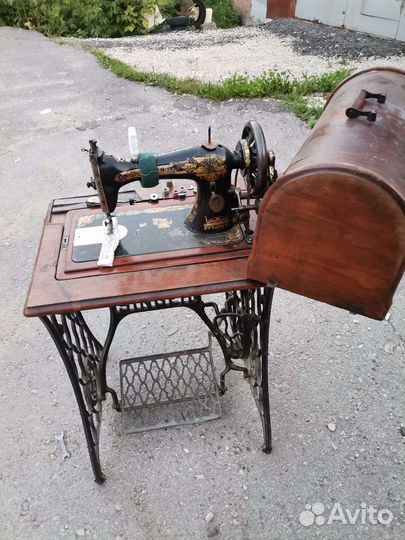 Швейная машинка зингер ножная