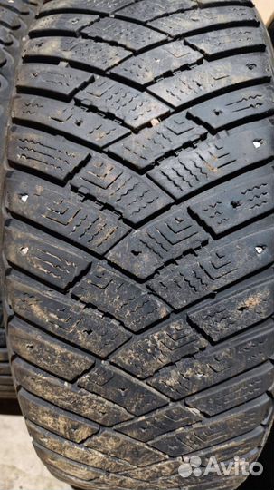 Goodyear Ultragrip Ice Arctic 205/60 R16