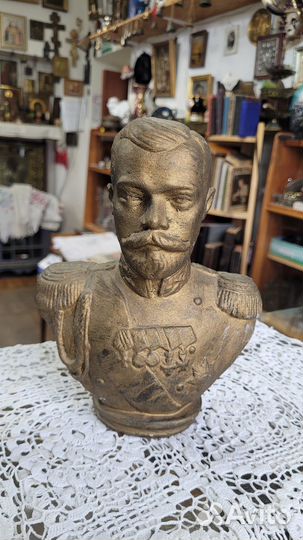 Бюст Императора, Николай II