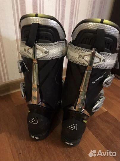 Горнолыжные ботинки