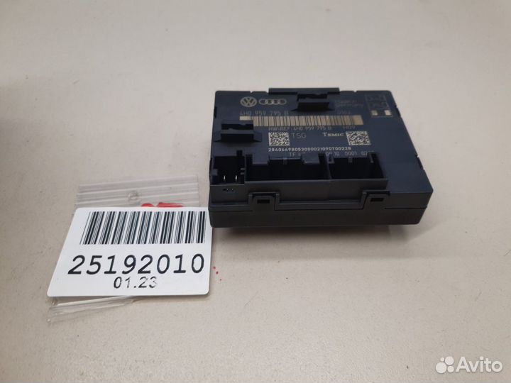 Блок комфорта задней двери Volkswagen Touareg 2010