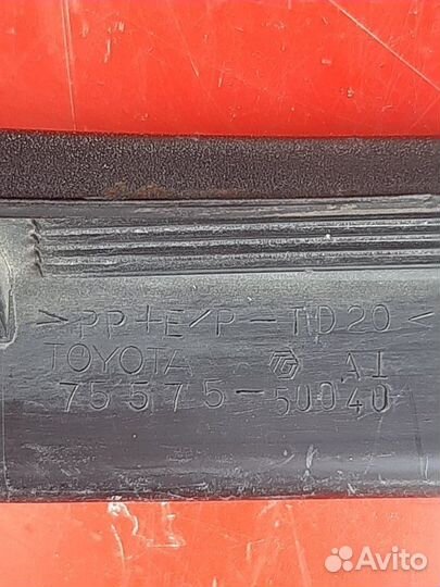 Молдинг стекла задний Lexus Ls