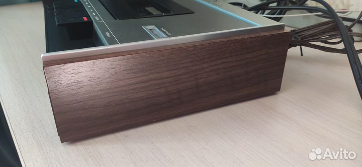 Раритетный кассетник Sony TC-2010