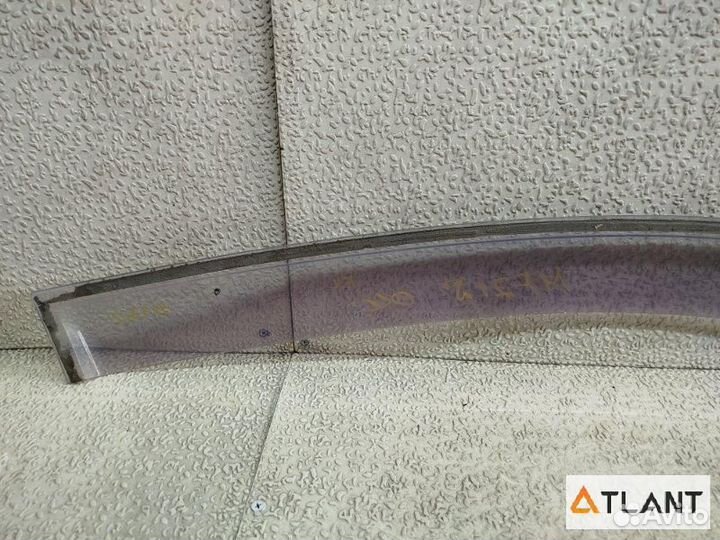 Ветровик передний левый suzuki MR wagon