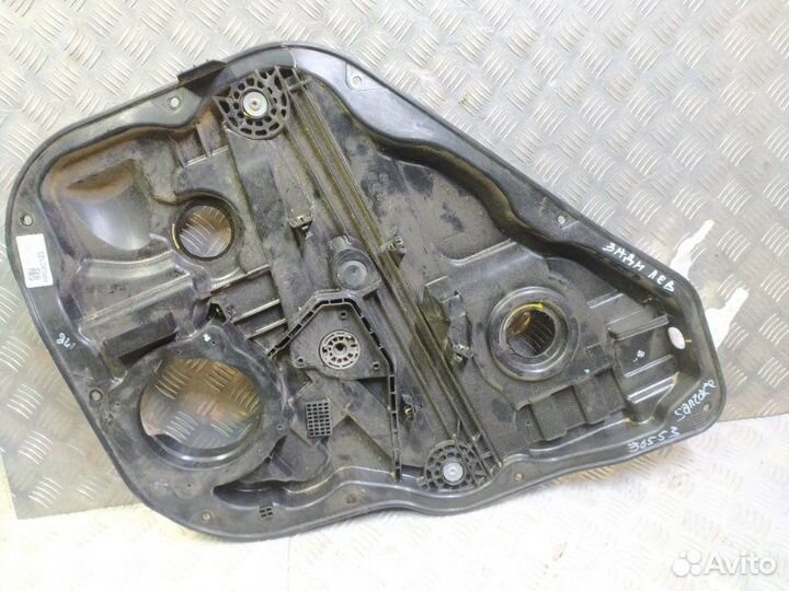 Стеклоподъемник задний левый Hyundai Santa Fe TM