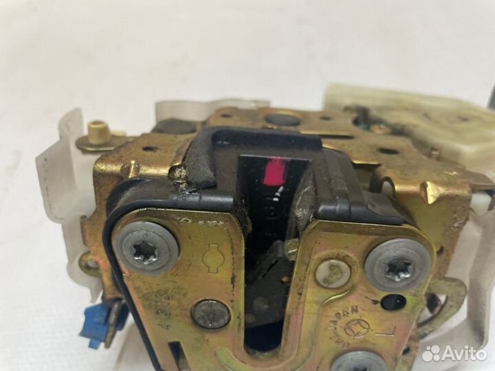 Замок двери передний левый Nissan X-Trail NT30