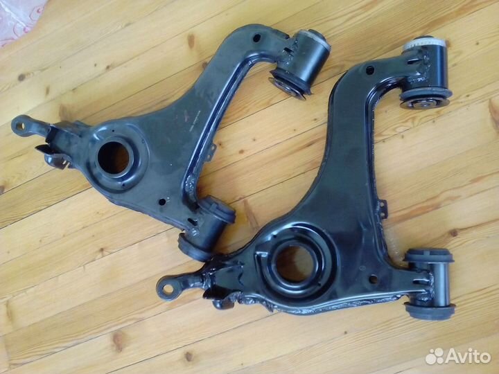 Нижние передние рычаги на Mercedes W210
