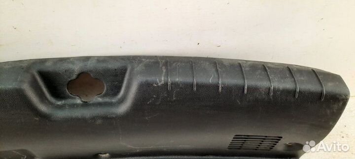 Накладка замка багажника Hyundai Elantra 6 AD