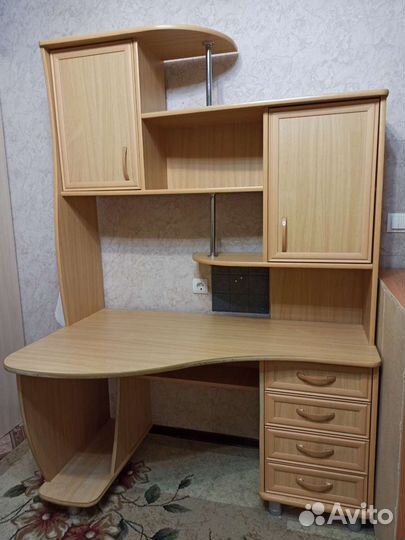 Компьютерный стол