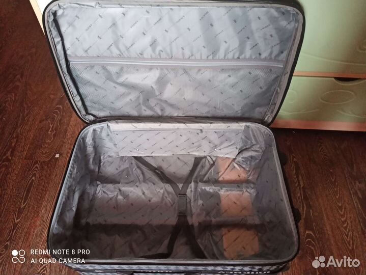 Чемодан на колесах