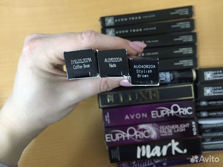 Декоративная косметика Avon